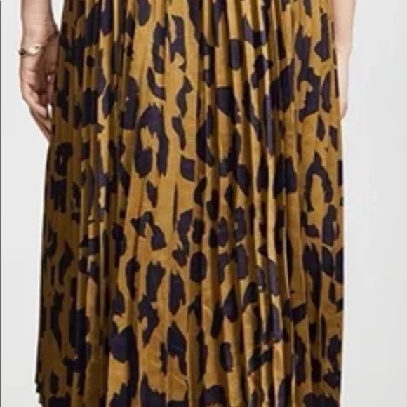 Moon river pleated skirt. Never worn - Picture 3 of 5